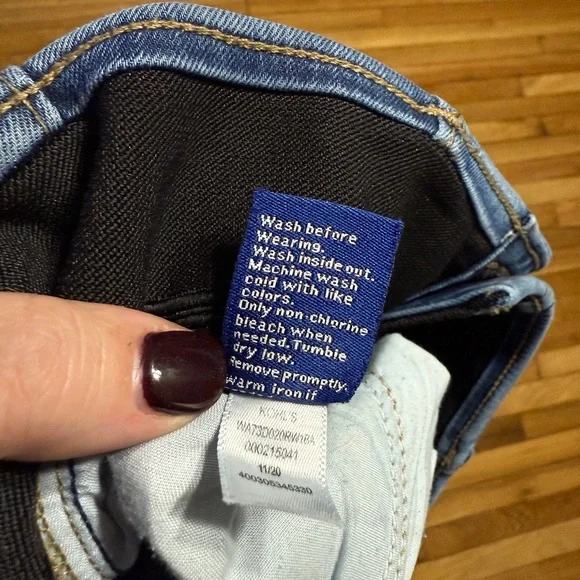 2 pair Women's Apt. 9® Tummy Control Straight Jeans - super stretchy. EUC. - Picture 5 of 8